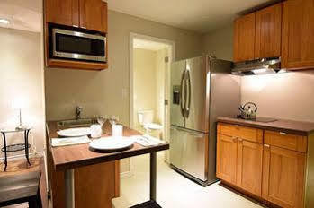 The Lion Inn & Suites Chetwynd Bagian luar foto